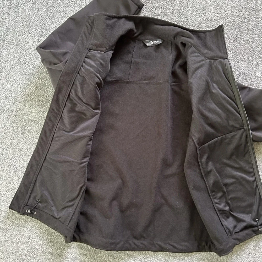 The North Face Softshell Jacket Mens Medium Black Full Zip Windbreaker Outdoor